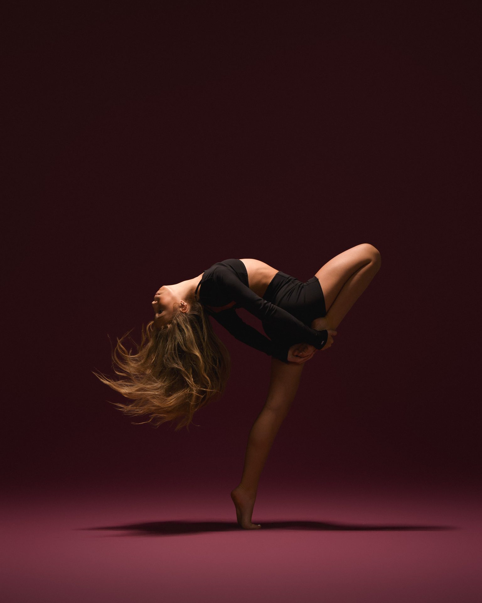 Ballet dancer in a backbend en pointe
